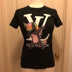 Super cute and fun graphic T